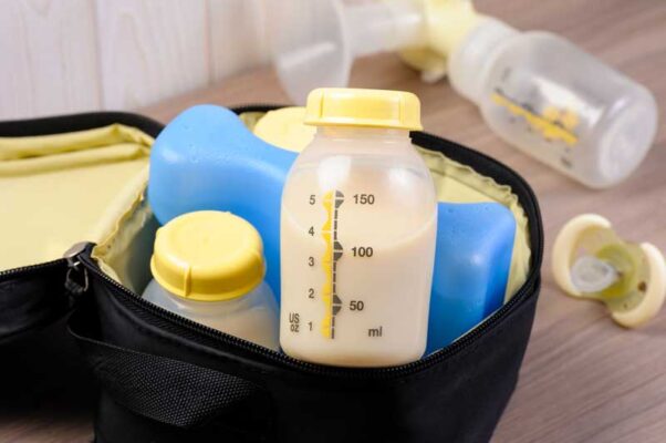 transporting expressed breastmilk in cooler bag
