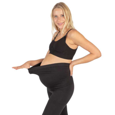pregnant mum in supacore jenny pregnancy leggings showing stretch of waistband
